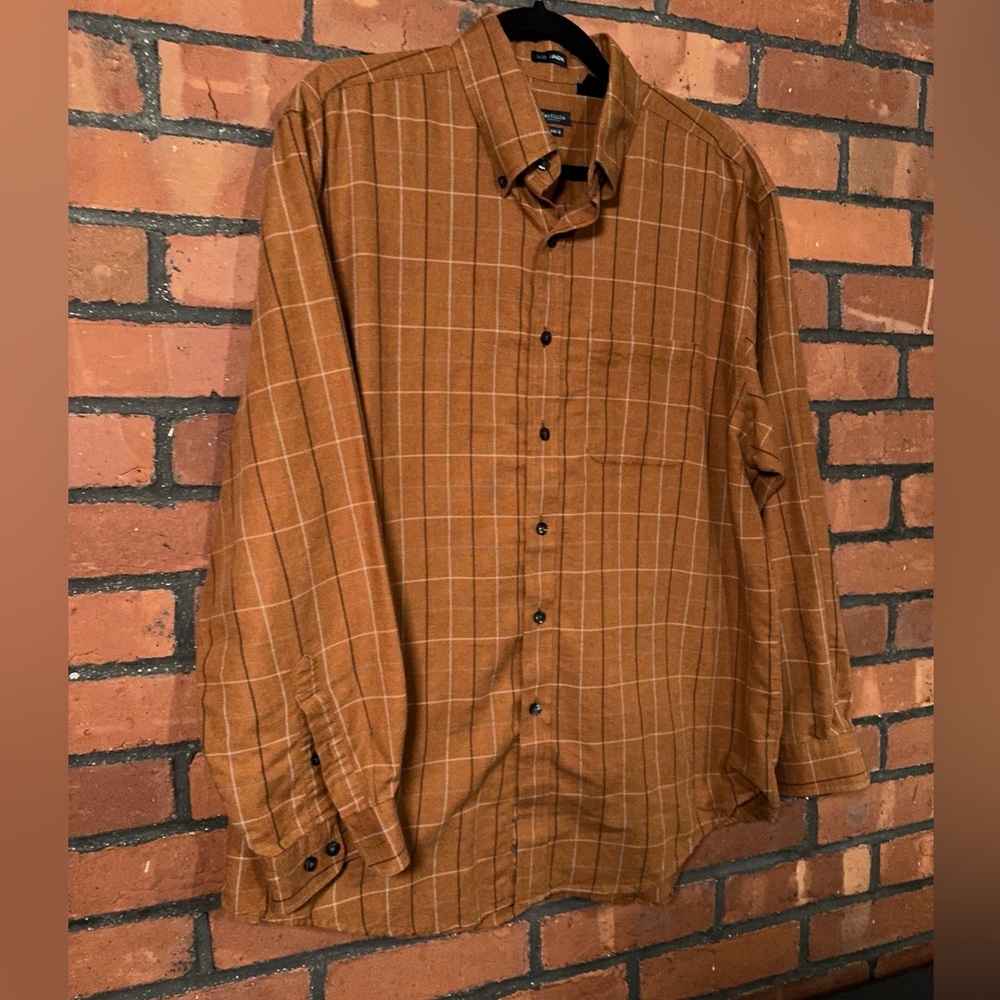 Van Heusen Studio Orange / Brown Plaid Long Sleeve Button-Up Shirt Large